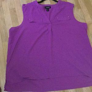 Sleeveless V-neck shirt size 28 w/  2 fake pockets